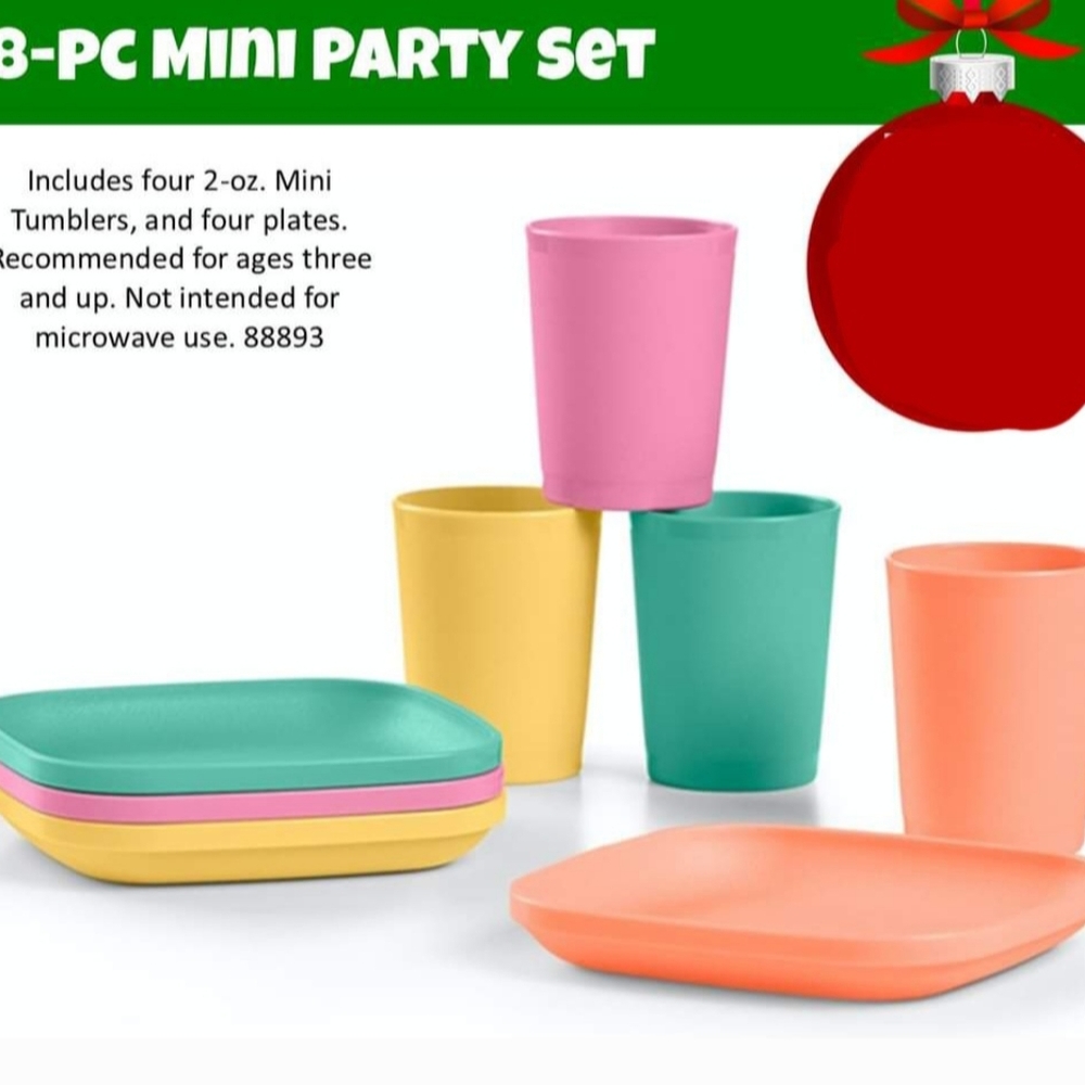 Tupperware doll 8pc set